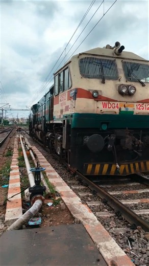 Why are diesel engines disappearing?🤔🤔🤔#diesellocomotive
