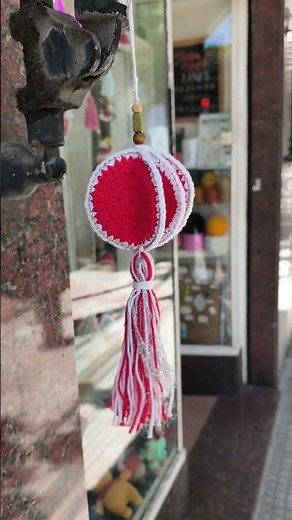 Segmented ornament, find the video tutorial on my channel @FabytaTejidosCrochet #crochetchristmas