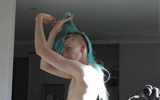 Neon教你亲手剪出莫西干How I Cut My Mohawk