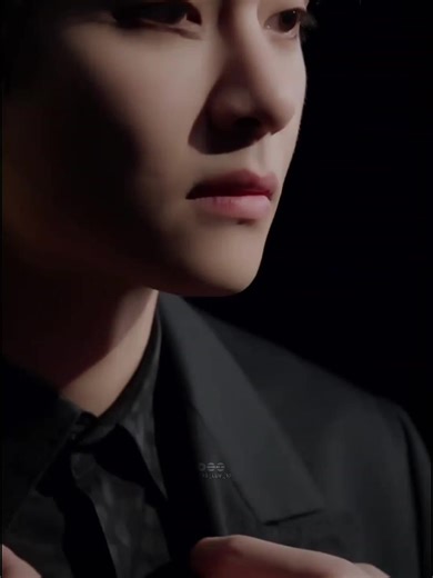 The beauty of this man (@tete_kimv) is just unreal✨🤌🏻🖤 #taehyung #foryou #fyp #viral #unfrezzmyaccount