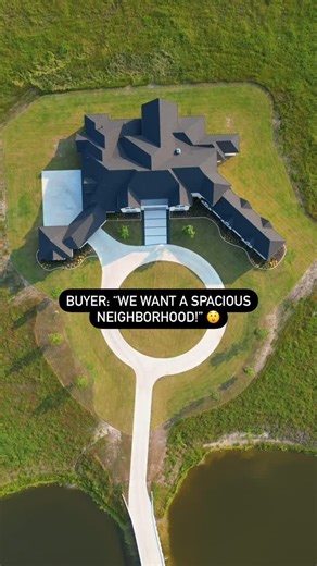 Full Package Media on Instagram: "This 10,000+ sqft 📍Rockwall, Texas mansion has incredible neighborhood views from the balcony! We loved capturing it for our client. 5 Bed | 6 Bath | 10,599 SqFt 🎥Video @fullpackagemedia #fyp #foryou #realestate #dreamhome #mansion #neighborhood #views #luxuryhomes"