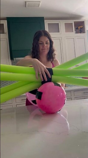 DIY Giant Spider 🕷️ | Easy Oversized Halloween Decor