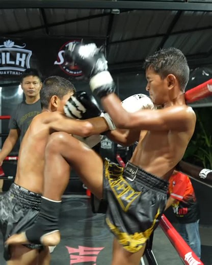 SIAM BOXING on Instagram: "Young Nakmuays 🔥 📍@silkmuaythai 🎥@siamboxing Full fight night is now on our YT channel #muaythai #fight #muaythailife"