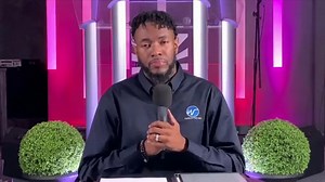 Pastor apologises for calling congregation "poor".