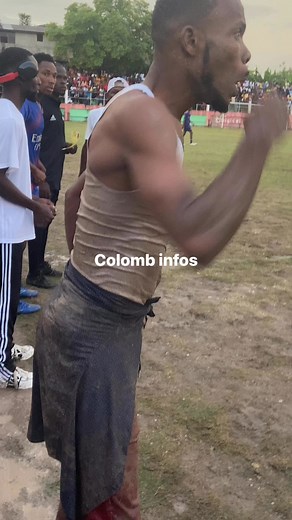 Foutbòl la se you lòt bagay Waw # malgré li mouye li pran nan labou # li kanpe lap chofe ekip li nan final coupe 🏆 notre dame | Colomb Infos