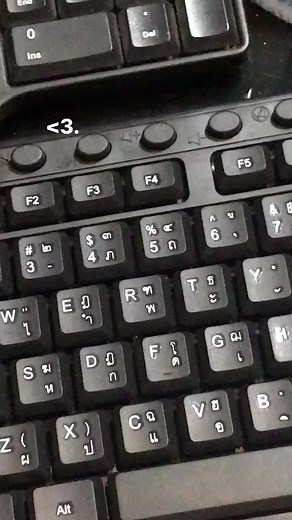 Exploring a Black Keyboard Layout with Clear Labels