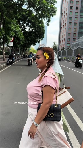 Lina Mukherjee's Heartwarming Moments with Mom