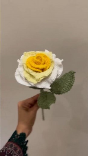 Crochet thai rose #crochet #crochetflower #thaai #croche #rose
