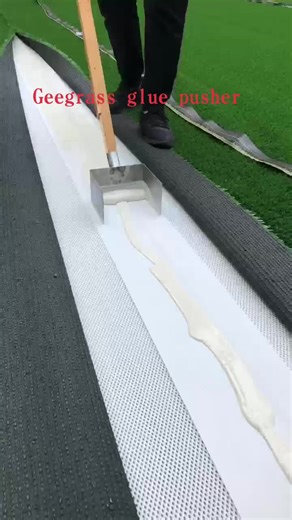 Geegrass fake grass glue tool. #artificialgrassinstallation #syntheticgrass #fakegrass