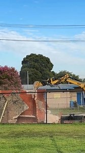 💥 Out with the old… Demolition of the old toilet blocks at Sarvaas Park is in full swing! A toilet at the upgraded Sarvaas Park Amenities Building is now open for public use. Flushed with excitement? So are we! | AlburyCity