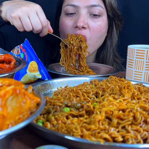 Maggi noodles 😻🍜 @FoodieJD #mukbang #asmrfood #eating #noodles #maggi#streetfood #spicy