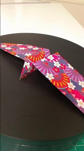 How to Make A Turning Butterfly in 15 SECONDS - Traditional Japanese Origami Papercraft Tutorial