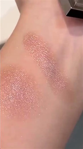 Chameleon Dark Green Sparkling Pearlescent Eyeshadow Palette – Brightening Easy to Apply Shimmer Mak