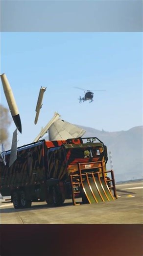 🍋 GTA 5 returns SOON! The face of the dude in the jet makes me crease every time: 😳