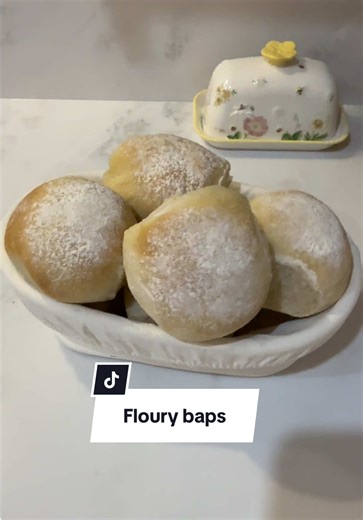 Floury baps 500g Strong white bread flour 1½ tsp Instant yeast 1½ tsp Salt 1 tsp honey 15g Butter (melted) 300ml Lukewarm water Oil to grease the bowl Oven bake 180c for 20 minutes #baps #breadrolls #breadrecipe #tiktokbaking #freshbread