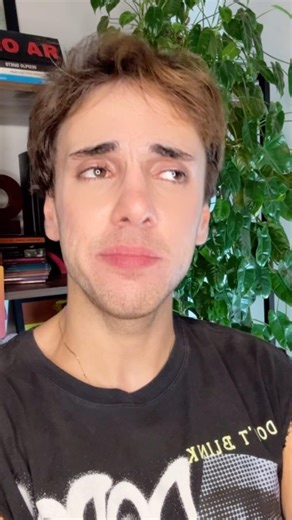 SABIA QUE FICAR INVENTANDO HISTÓRIA NA CABEÇA É SINAL DE TRANSTORNO?