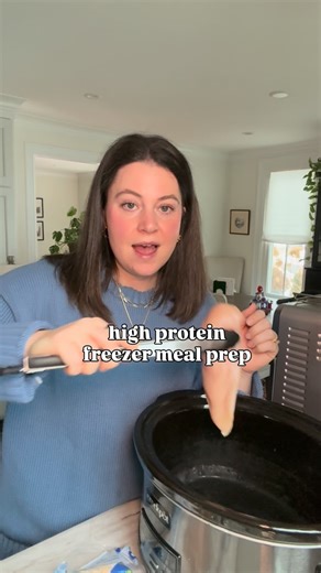 ✨ high protein freezer friendly meal prep ✨ 2 high protein freezer friendly recipes that can be reheated directly from frozen 👏🏻👏🏻 these are SO helpful on busy weeks! Comment RECIPE and I’ll send you the recipe for both the waffles and the burritos as well as my multi mini waffle iron. | Mad About Food