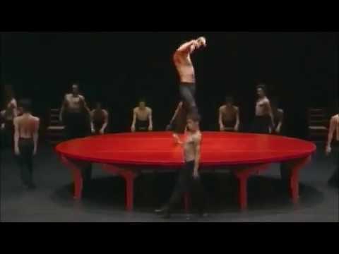 "Boléro" de Ravel par Béjart, dansé par Octavio de la Roza, 2005/2006