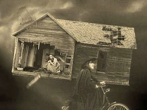 El tornado de "El mago de oz" ("The Wizard of Oz" twister)