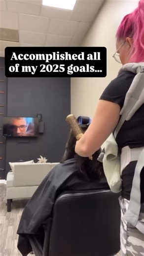 Hannah Tanguma 🎨 | 2025 was definitely a rollercoaster🎢 From being pregnant and struggling with my mental health, to being a successful and booked out self... | Instagram