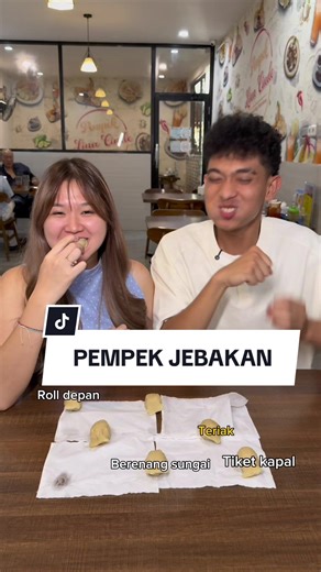 Mukbang Pempek Palembang yang Kocak dan Menggelikan