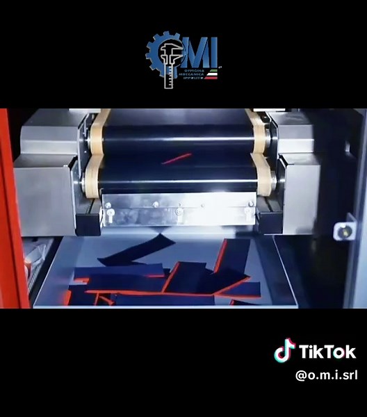Omac LT500 automatic gluing machine… Per le tue produzioni automatiche😥💣@Giulio Ippolito @Daniel Ippolito @Manuel Ippolito #Novità #andiamoneiperte #w#work#omi#capcut #lavoro