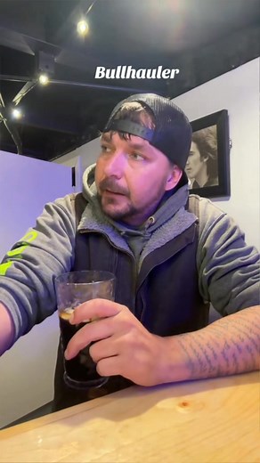 Rolling through the night with horsepower and cattle 🐂🔥 #bullhauler #cattlehauler #truckertiktok #peterbilt #truckersoftiktok | The Minnesota Bullhauler