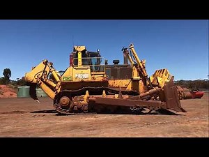 KOMATSU D275AX-5E0 - OLD BUT GOLD.