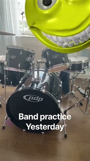 #band #drums #drummer #smallband Band practice (Its Rory playing the drums in the vid)