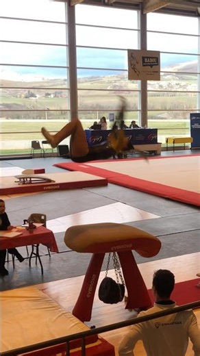 On remonte le temps 📼 / Lune Salto en début de saison #saut #gym #music