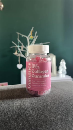 Get ready to glow up! Perfectly in time for the New Year! Say goodbye to blemishes and dark skin with these collagen gummies ❤️#tiktokmademebuylt #stockingfillers