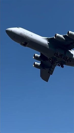 How does this GIANT C-5 fly?! #C5 #USAF