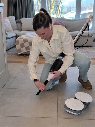 The difference!!! 😳 Starting spring cleaning STRONG 💪🏻🫧 Shop my cleaning essentials in my Amazon Stores ☀️ #cleantok #asmrcleaning #cleanhome #asmr #cleaningwithgabie