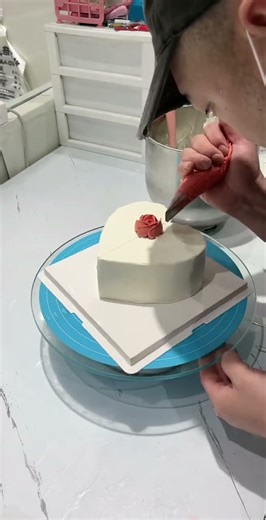 #cakemaking #baking tutorial#birthdaycake🎂 #baking cake ...