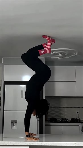 yoga garl 🧘 #yogapostures #shorts #flexibility #vairalvideo #shortsfeed