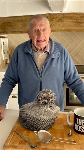 234K views · 7.5K reactions | Does this old fashioned way of making tea unlock memories for anyone 樂 #nostalgia #howto #memoriesunlocked #oldfashioned #teatime #potoftea | Grandad Joe | Facebook