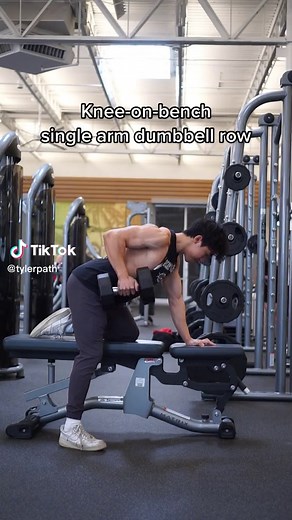 Knee-on-bench single arm dumbbell rowrow puts you at risk of getting a hernia — the goat Athleanx put me onto this #fyp #fitness #gym #bodybuilding #tiktoktaughtme