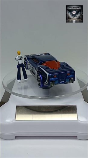 Hot Wheels Acceleracers Reverb and Vert figure custom