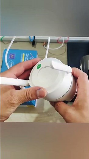 Launching the ICSee Wi-Fi camera: how to adjust the support.