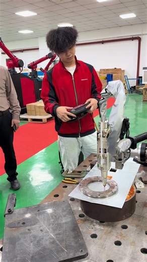 Laser cutting robots #Laser cutting robots