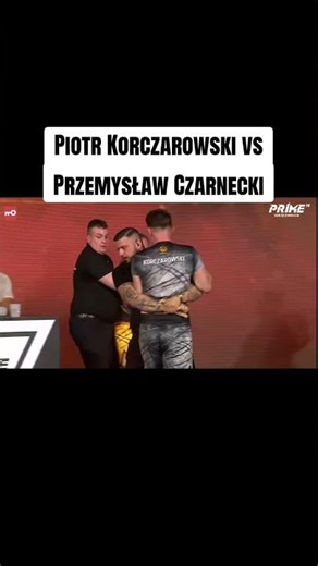 Piotr Korczarowski i Przemysław Czarnecki intensywnie rozmawiają