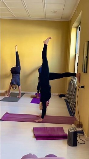 Intermediate lesson at my studio. Inversions.