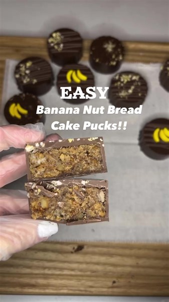 Costco did it again with this banana nut loaf and making it into Cake Pucks was so easy! I used half the loaf to make 12 pucks. Simply add 1/2 cup of buttercream to the crumbled loaf! That’s it. It’s not overly sweet and it packed with flavor! I especially loved the walnuts. I also used some banana cream pie @officialyumcrumbs for some fun texture and taste. You can use homemade banana bread but this is such a fast and easy way to make a delicious dessert - it was a huge hit! #cakepucks #bentyca