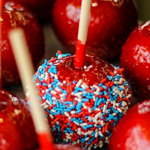 ¿Deseas explorar diferentes recetas de postres? Conoce la propuesta de nuestro curso online Candy Bar y convierte tus celebraciones en momentos únicos con estas delicias irresistibles. 🍰🎉 📅Inicio: 24 de agosto 👉Conoce más del programa: http://bitly.ws/Q46E 📲Comunícate con un asesor: http://bitly.ws/Q46X | Programas de Educación Continua Le Cordon Bleu Perú