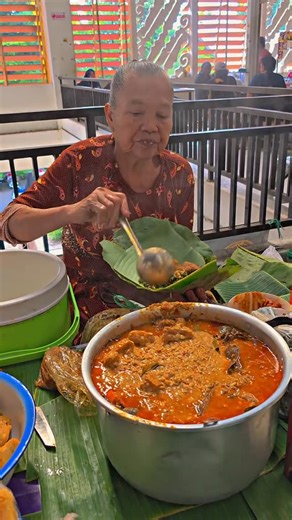 Ngawi Madang on Instagram: "Letok pasar besar Ngawi . . . . . . Video: @argetapm #ngawimadang #paron #jogorogo #ngrambe #ngawi widodaren kedunggalar geneng kuwadungan padas kendal pitu padas mantingan kuliner kulinerngawi kulinerngawi kulinerngawienak aboungawi ikingawi makanan jajanngawimurah jajanngawihits ngawimangan ngawikuliner angkringan angkringanngawi aboutngawi"