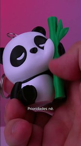 Pandamonium traz mini pandas cheios de charme, caos e personalidade, perfeitos como bonequinhos cole