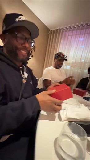 Last night was an honor — stepping through time and learning the history behind the Rémy Martin House and Louis XIII Cognac. It reminded us that longevity, whether in a great cognac or in music, comes from intention, patience, and soul. Thank you to Rémy, Louis XIII, and Republic National Distributing Company for the experience. So Rémy… what’s next? 😉 | Boyz II Men