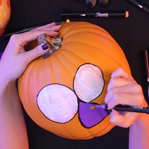 Mess-Free Pumpkin decorating with the new Sharpie Creative Markers | Sharpie