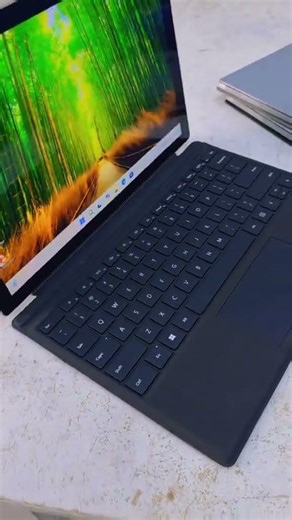La Surface Pro 7+ est l’outil idéal pour travailler, apprendre et créer, où que vous soyez.#surface