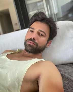 ΜΠΛΕ ΩΡΕΣ: Νεότερα για τη σειρά που ετοιμάζει ο Ανδρέας Γεωργίου